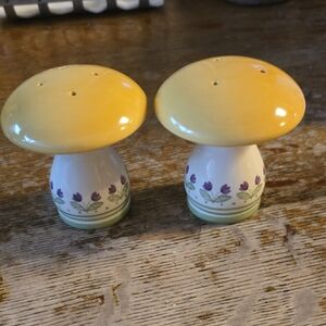 Mushroom Salt And Pepper Shakers